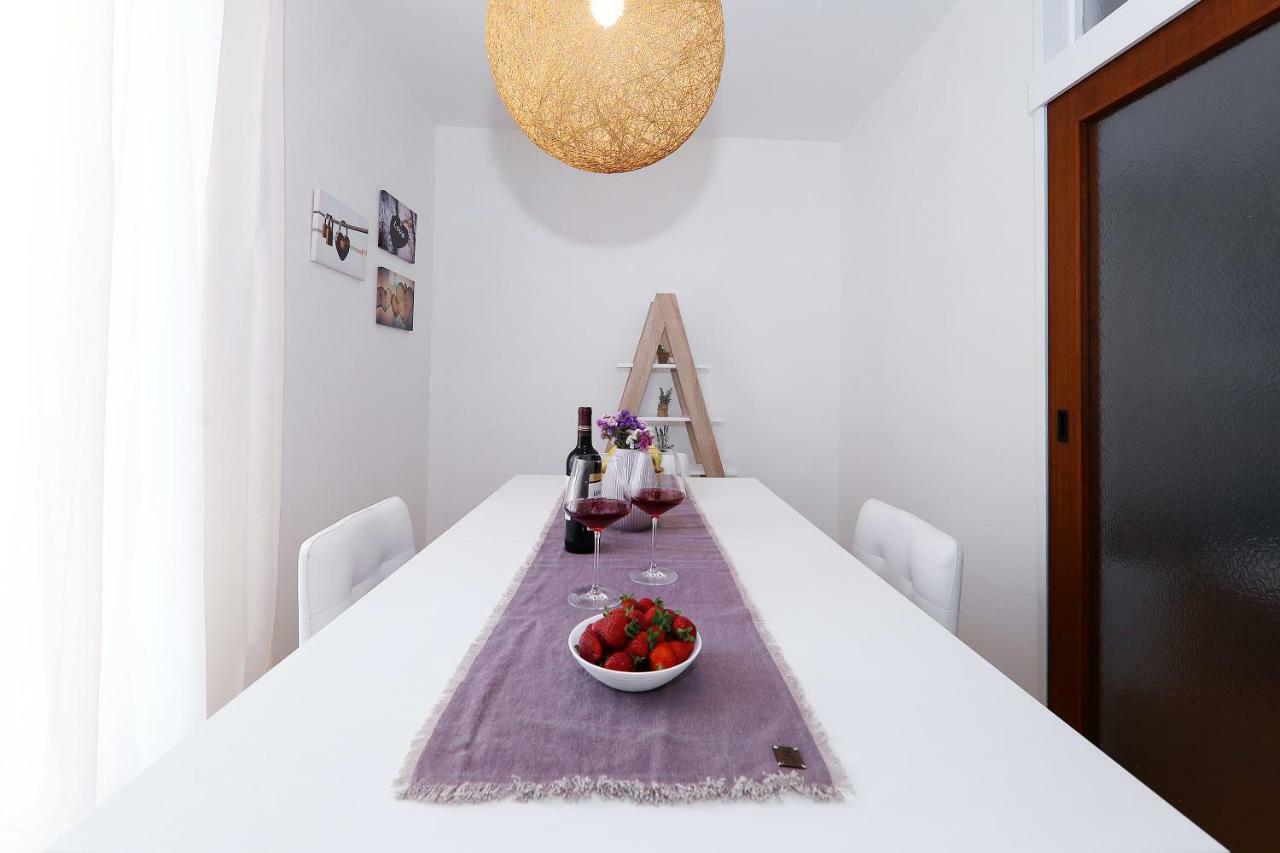 Appartamento Grande Riposo Zara Esterno foto