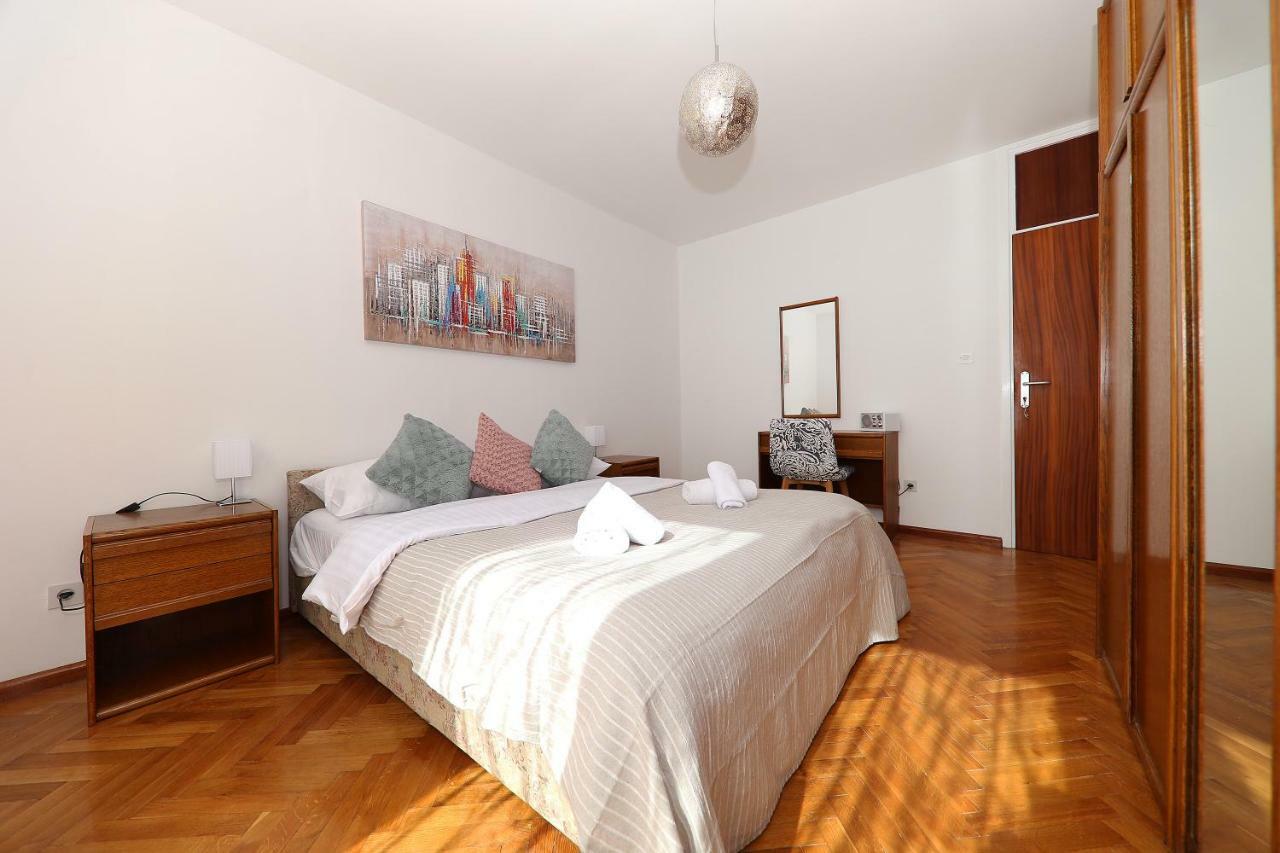 Appartamento Grande Riposo Zara Esterno foto