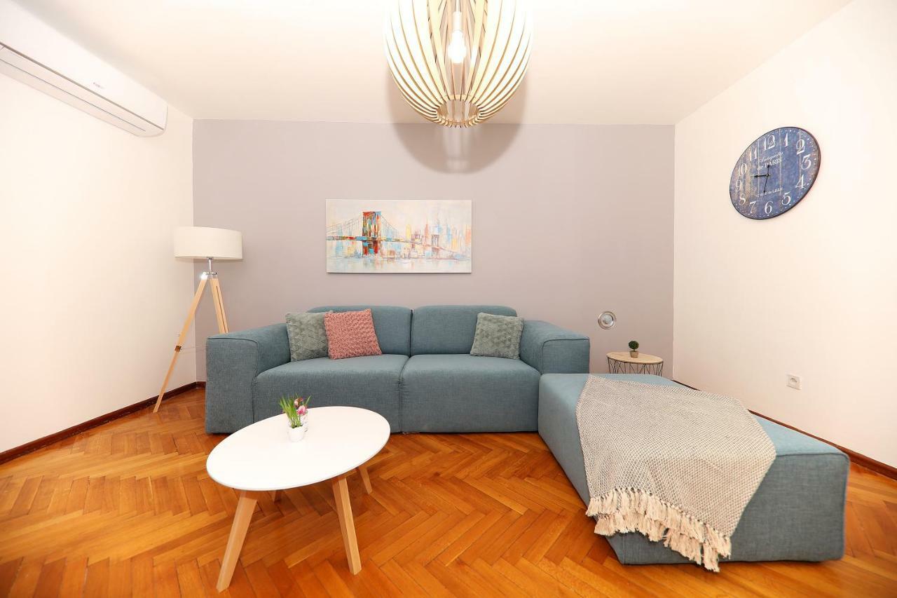Appartamento Grande Riposo Zara Esterno foto