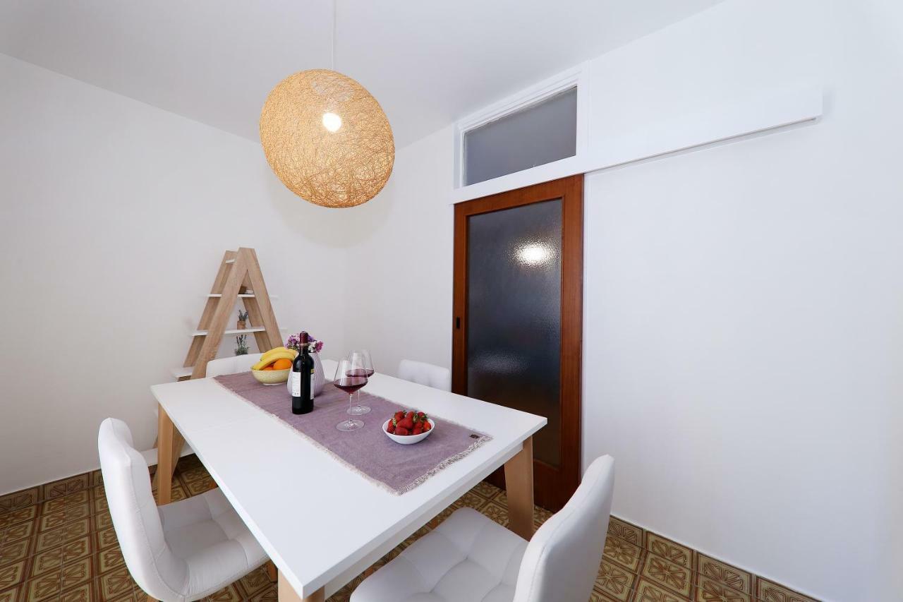 Appartamento Grande Riposo Zara Esterno foto
