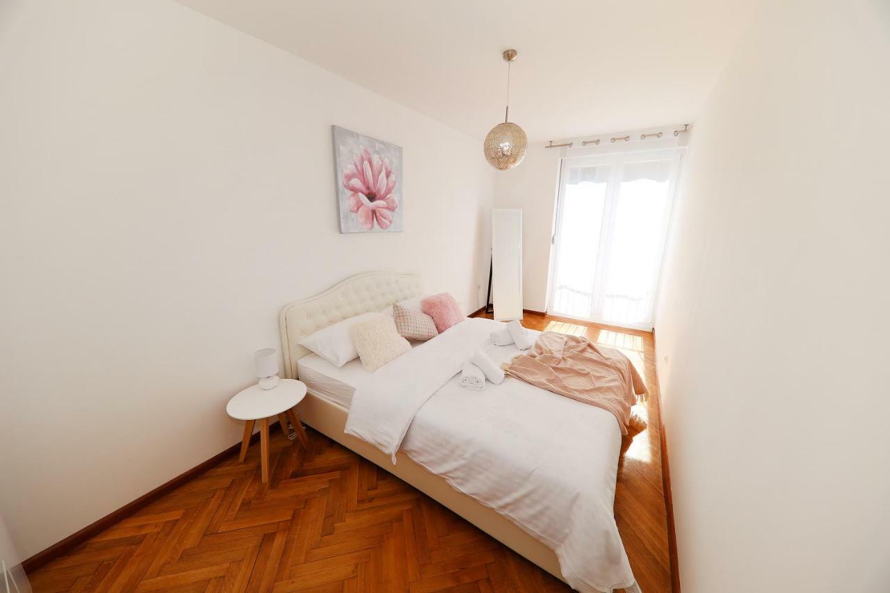 Appartamento Grande Riposo Zara Esterno foto