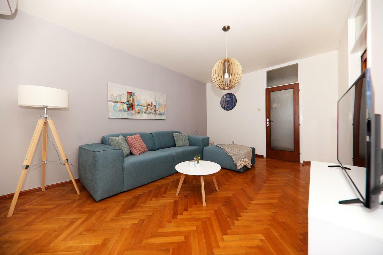 Appartamento Grande Riposo Zara Esterno foto