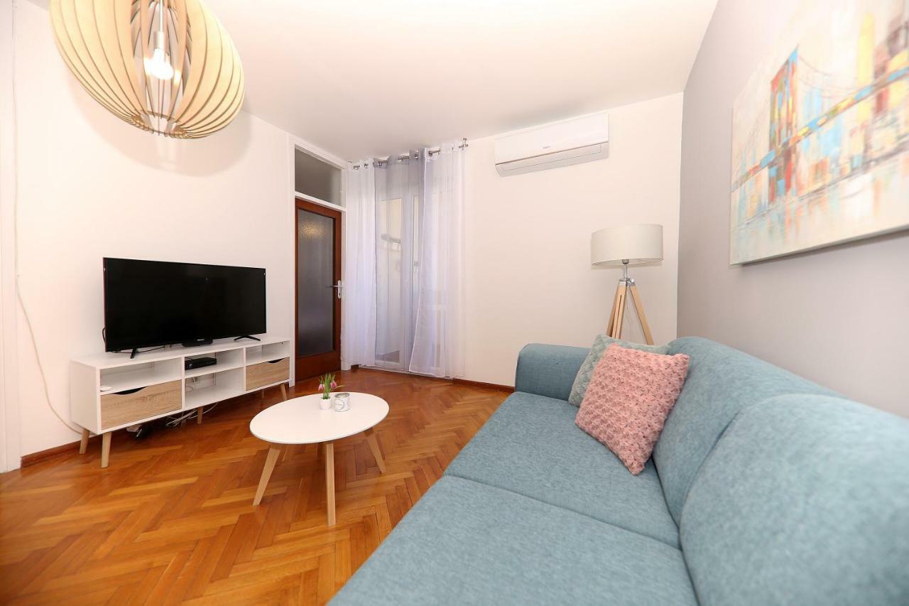 Appartamento Grande Riposo Zara Esterno foto