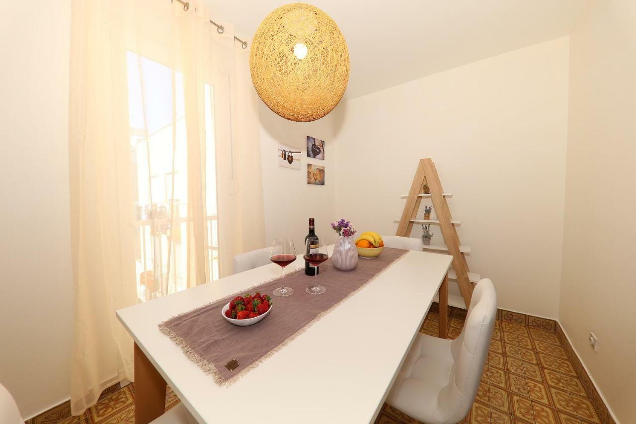 Appartamento Grande Riposo Zara Esterno foto